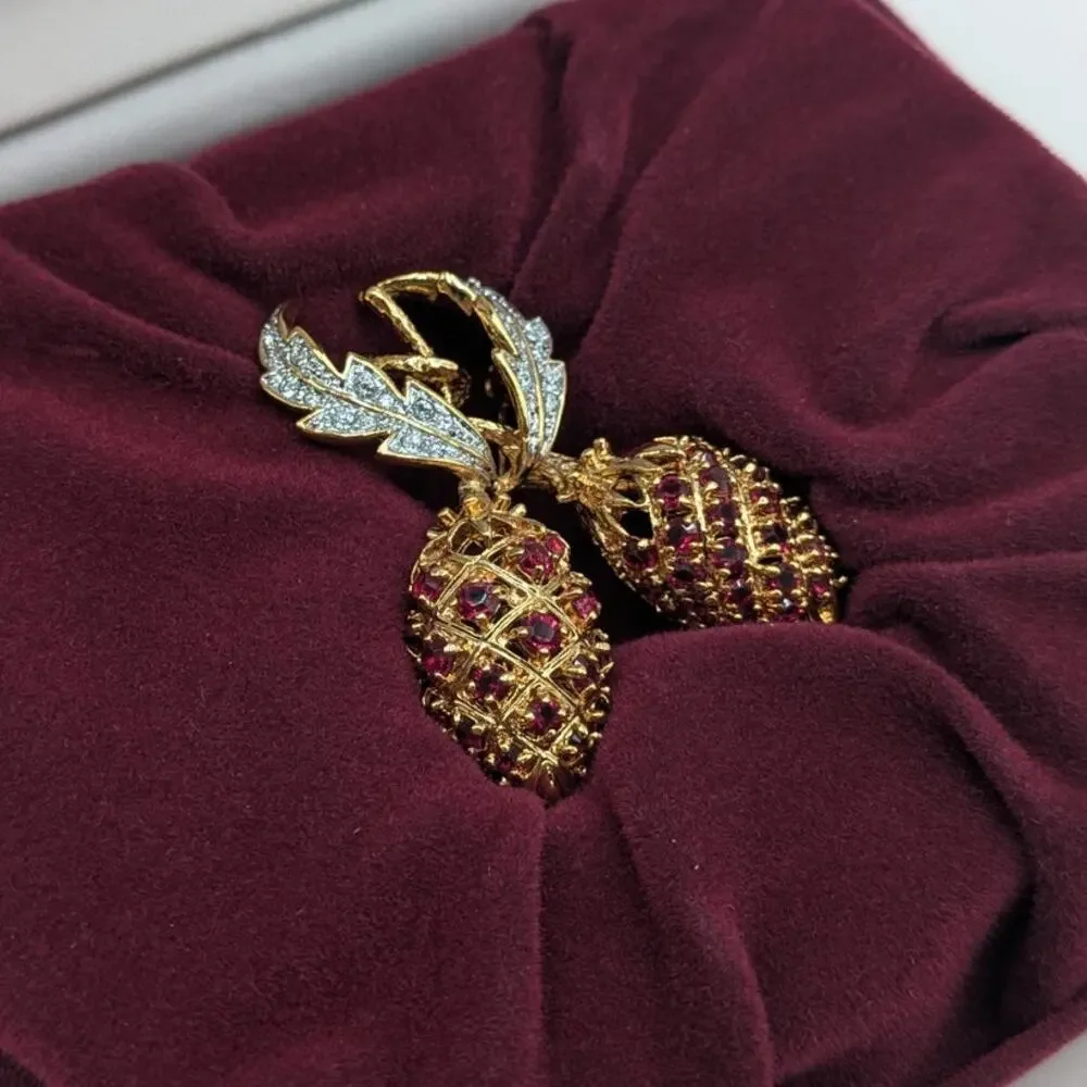 VTG Camrose & Kross Jacqueline Kennedy Swarovski Crystal Berry Pin Brooch w/ COA